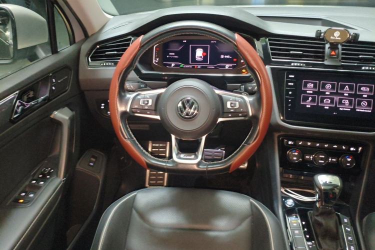 Used Volkswagen Tiguan L 2020 330TSI Automatic Two-Wheel Drive R-Line Flagship Version China VI Standard Steering Wheel