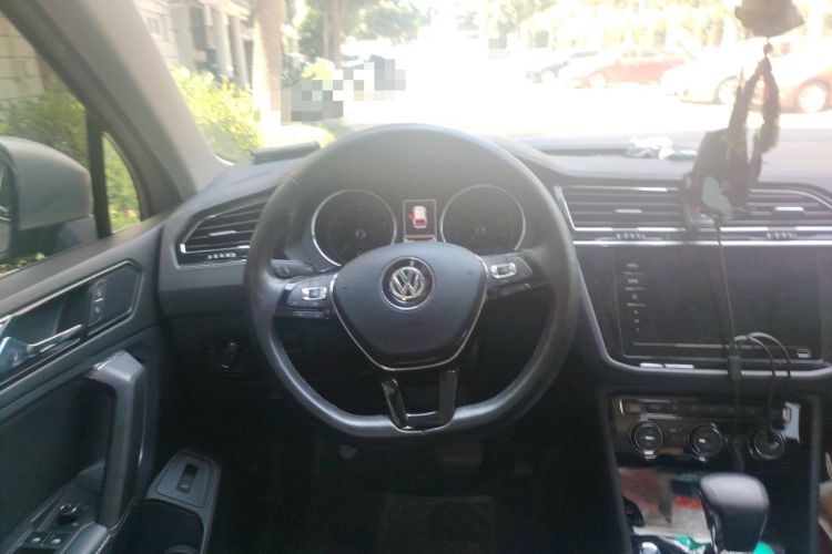 Used Volkswagen Tiguan L 2020 330TSI Automatic Two-Wheel Drive Smart Luxury Edition China VI Standard Steering Wheel