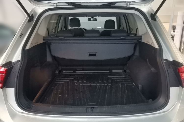 Used Volkswagen Tiguan L 2020 330TSI Automatic Two-Wheel Drive Panoramic Comfort Edition China VI Standard Trunk