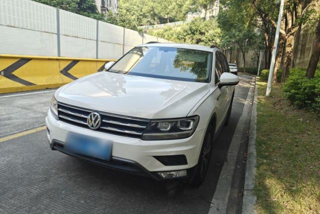 Volkswagen Tiguan L 2020 330TSI Automatic Two-Wheel Drive Luxury Edition China VI Standard usado