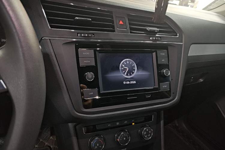 Used Volkswagen Tiguan L 2020 330TSI Automatic Two-Wheel Drive Luxury Edition China VI Standard Audio And AC Panel
