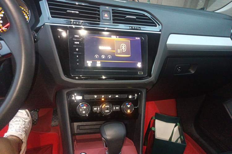 Used Volkswagen Tiguan L 2020 330TSI Automatic Two-Wheel Drive Panoramic Comfort Edition China VI Standard Audio And AC Panel