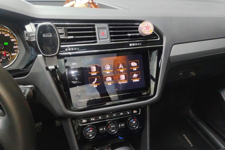 Used Volkswagen Tiguan L 2020 330TSI Automatic Two-Wheel Drive Smart Luxury Edition China VI Standard Audio And AC Panel