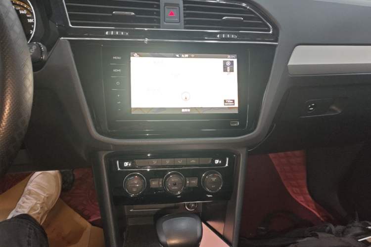 Used Volkswagen Tiguan L 2020 330TSI Automatic Two-Wheel Drive Panoramic Comfort Edition China VI Standard Audio And AC Panel