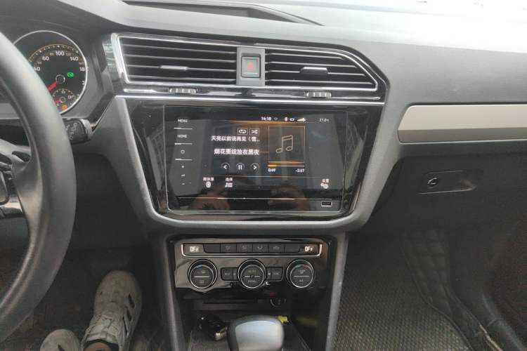 Used Volkswagen Tiguan L 2020 330TSI Automatic Two-Wheel Drive Panoramic Comfort Edition China VI Standard Audio And AC Panel
