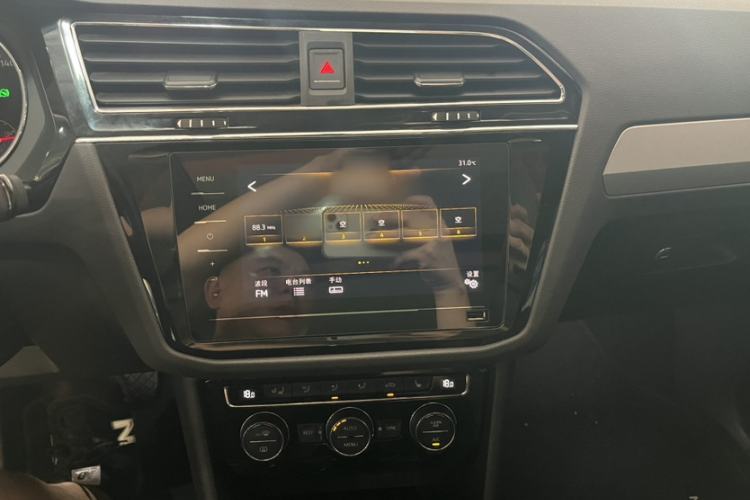 Used Volkswagen Tiguan L 2020 330TSI Automatic Two-Wheel Drive Smart Luxury Edition China VI Standard Audio And AC Panel