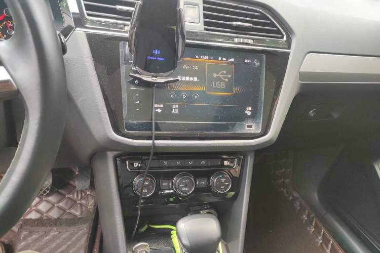 Used Volkswagen Tiguan L 2020 330TSI Automatic Two-Wheel Drive Panoramic Comfort Edition China VI Standard Audio And AC Panel