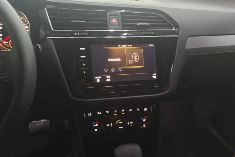Used Volkswagen Tiguan L 2020 330TSI Automatic Two-Wheel Drive Smart Luxury Edition China VI Standard Audio And AC Panel