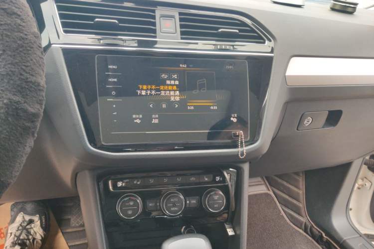 Used Volkswagen Tiguan L 2020 330TSI Automatic Two-Wheel Drive Smart Luxury Edition China VI Standard Audio And AC Panel