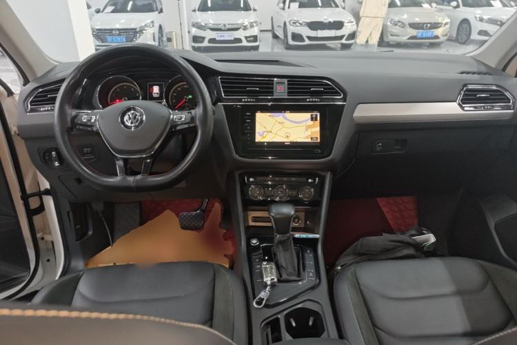 Used Volkswagen Tiguan L 2020 330TSI Automatic Two-Wheel Drive Panoramic Comfort Edition China VI Standard Center Console