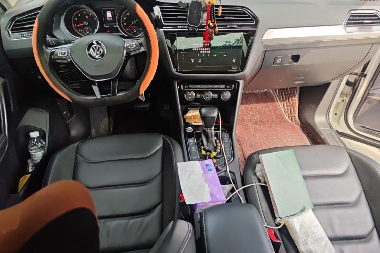 Used Volkswagen Tiguan L 2020 330TSI Automatic Two-Wheel Drive Panoramic Comfort Edition China VI Standard Center Console