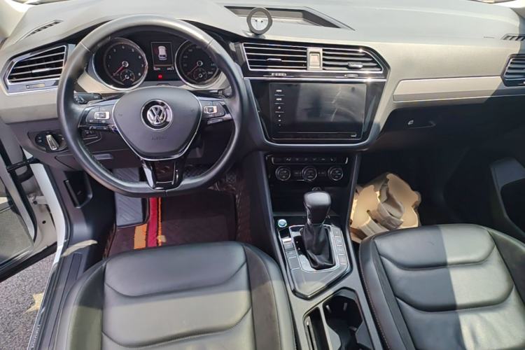 Used Volkswagen Tiguan L 2020 330TSI Automatic Two-Wheel Drive Smart Luxury Edition China VI Standard Center Console