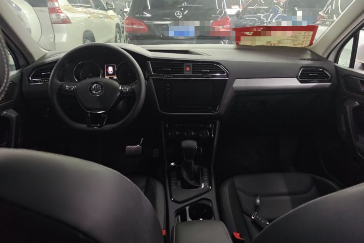 Used Volkswagen Tiguan L 2020 330TSI Automatic Two-Wheel Drive Smart Luxury Edition China VI Standard Center Console