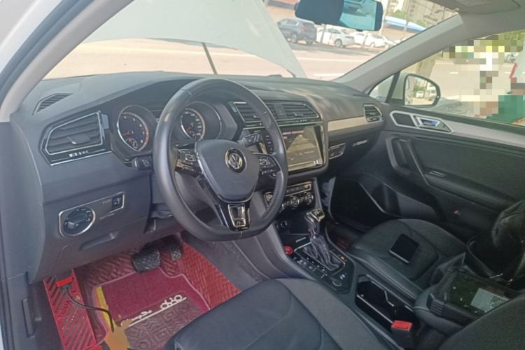 Used Volkswagen Tiguan L 2020 330TSI Automatic Two-Wheel Drive Panoramic Comfort Edition China VI Standard Center Console