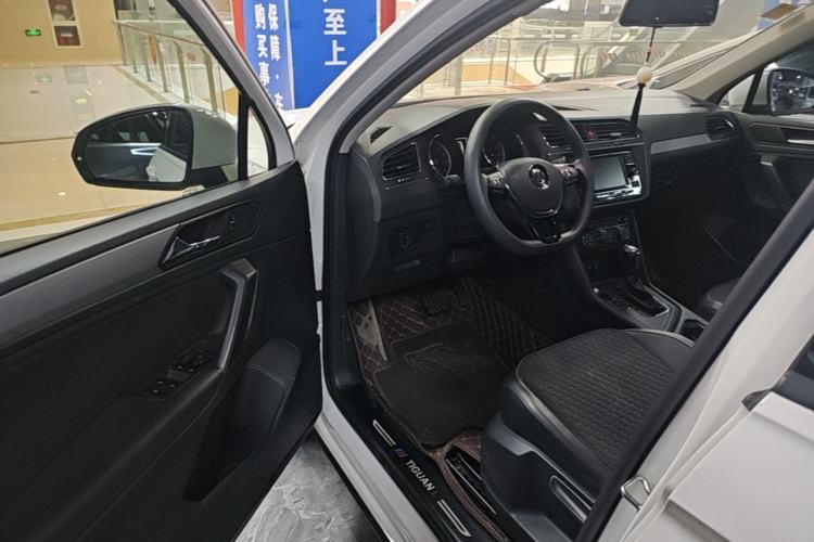Used Volkswagen Tiguan L 2020 330TSI Automatic Two-Wheel Drive Luxury Edition China VI Standard Driver Seat