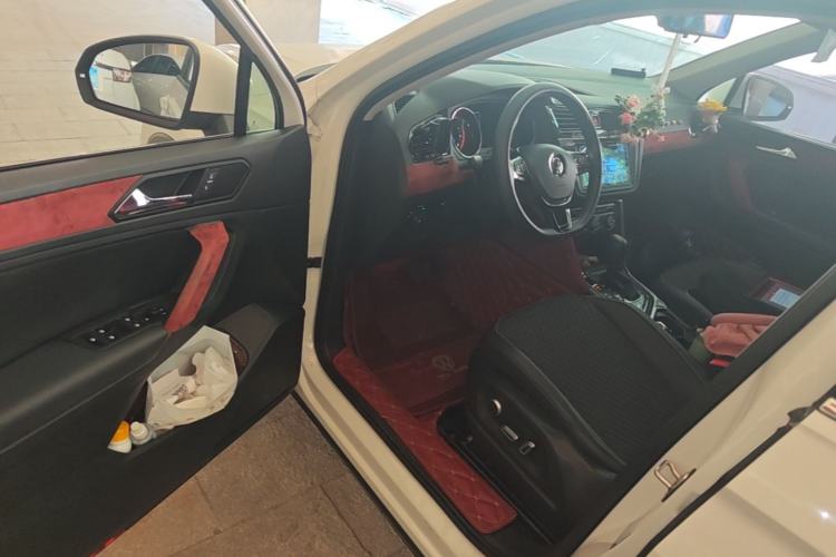Used Volkswagen Tiguan L 2020 330TSI Automatic Two-Wheel Drive Luxury Edition China VI Standard Driver Seat