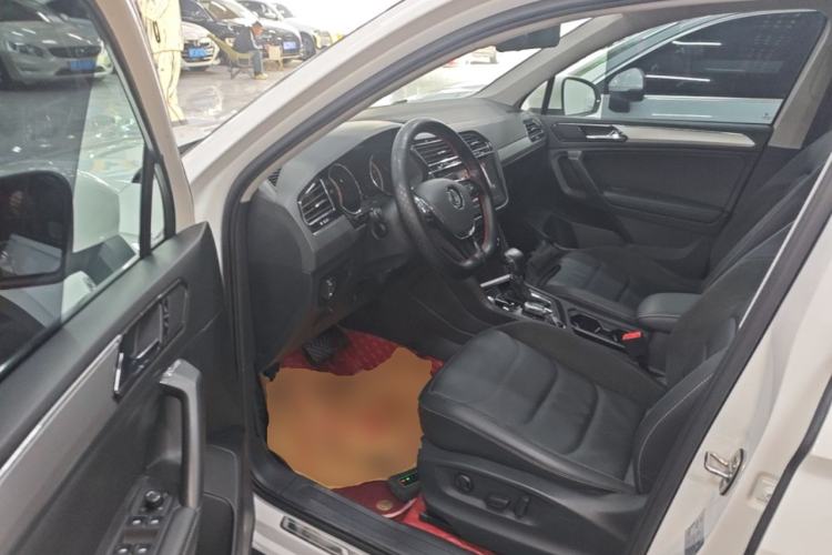 Used Volkswagen Tiguan L 2020 330TSI Automatic Two-Wheel Drive Panoramic Comfort Edition China VI Standard Driver Seat
