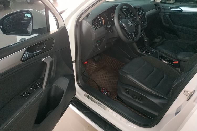 Used Volkswagen Tiguan L 2020 330TSI Automatic Two-Wheel Drive Panoramic Comfort Edition China VI Standard Driver Seat