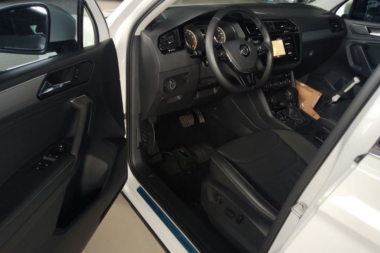 Used Volkswagen Tiguan L 2020 330TSI Automatic Two-Wheel Drive Panoramic Comfort Edition China VI Standard Driver Seat