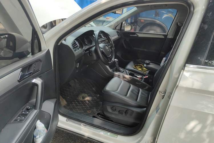 Used Volkswagen Tiguan L 2020 330TSI Automatic Two-Wheel Drive Panoramic Comfort Edition China VI Standard Driver Seat