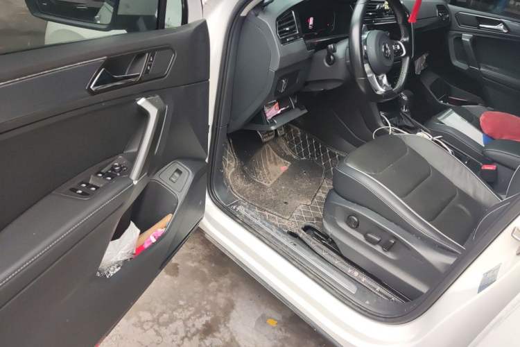 Used Volkswagen Tiguan L 2020 330TSI Automatic Two-Wheel Drive R-Line Flagship Version China VI Standard Driver Seat