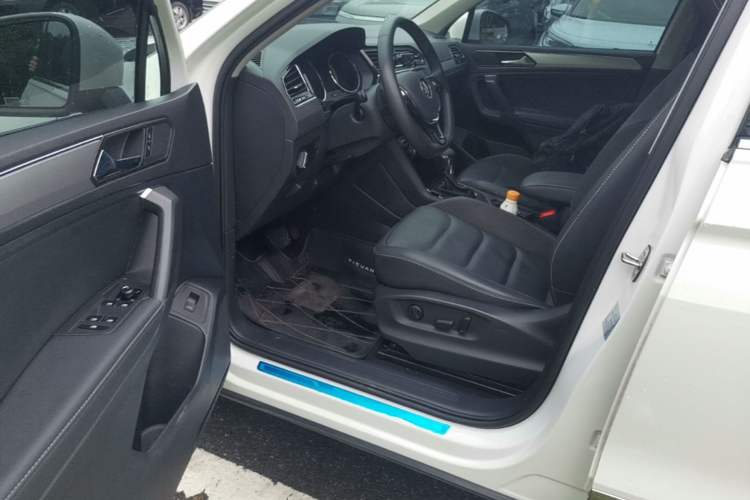 Used Volkswagen Tiguan L 2020 330TSI Automatic Two-Wheel Drive Smart Luxury Edition China VI Standard Driver Seat