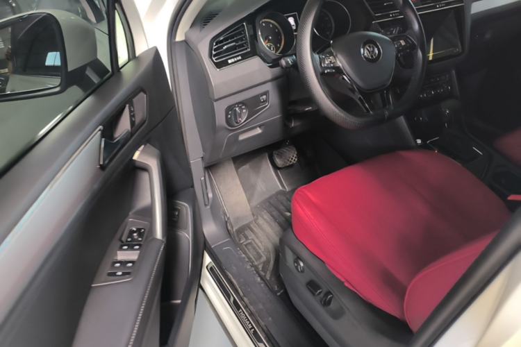 Used Volkswagen Tiguan L 2020 330TSI Automatic Two-Wheel Drive Smart Luxury Edition China VI Standard Driver Seat