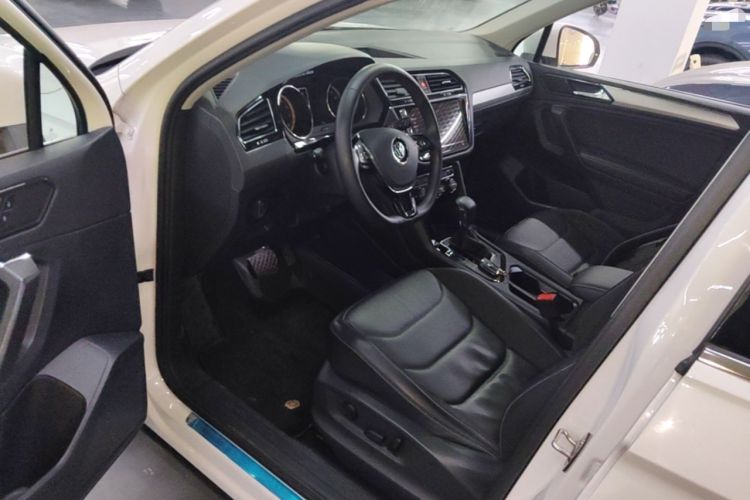 Used Volkswagen Tiguan L 2020 330TSI Automatic Two-Wheel Drive Panoramic Comfort Edition China VI Standard Driver Seat