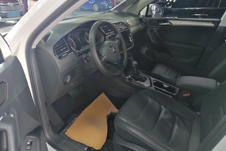 Used Volkswagen Tiguan L 2020 330TSI Automatic Two-Wheel Drive Smart Luxury Edition China VI Standard Driver Seat