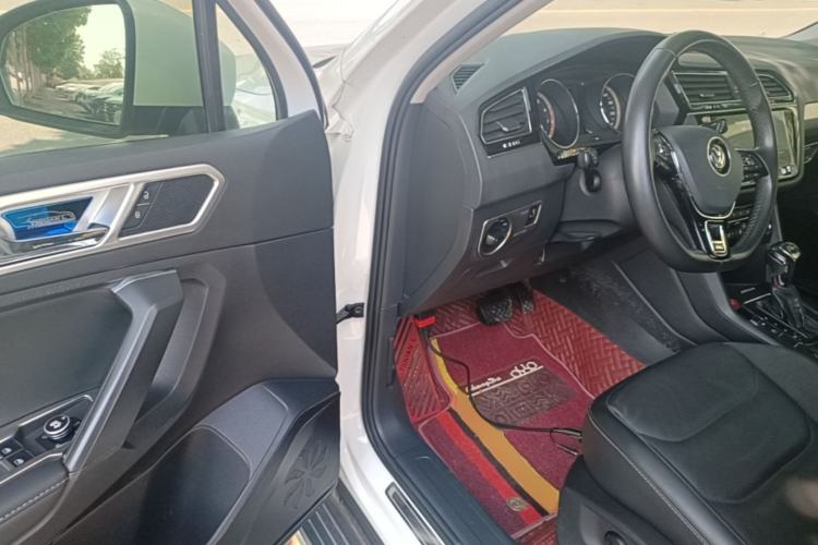 Used Volkswagen Tiguan L 2020 330TSI Automatic Two-Wheel Drive Panoramic Comfort Edition China VI Standard Driver Seat