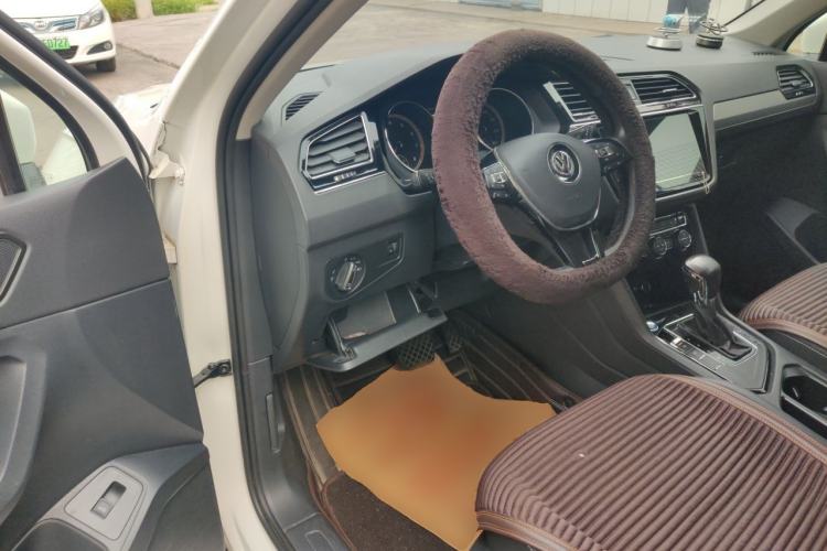 Used Volkswagen Tiguan L 2020 330TSI Automatic Two-Wheel Drive Smart Luxury Edition China VI Standard Driver Seat