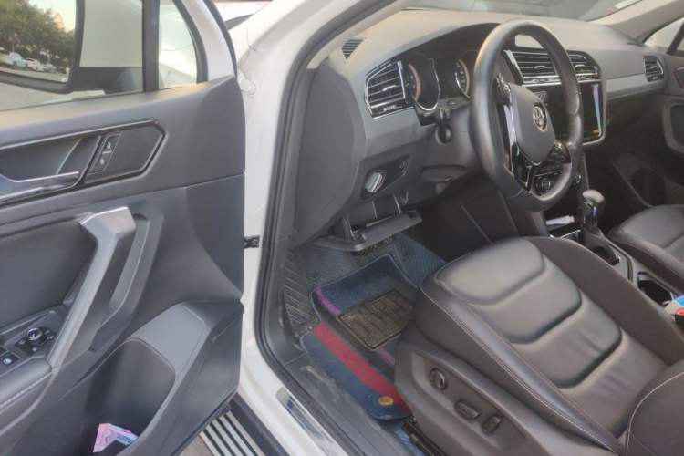 Used Volkswagen Tiguan L 2020 330TSI Automatic Two-Wheel Drive Panoramic Comfort Edition China VI Standard Driver Seat