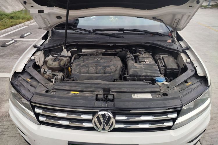 Used Volkswagen Tiguan L 2020 330TSI Automatic Two-Wheel Drive Panoramic Comfort Edition China VI Standard Engine Bay