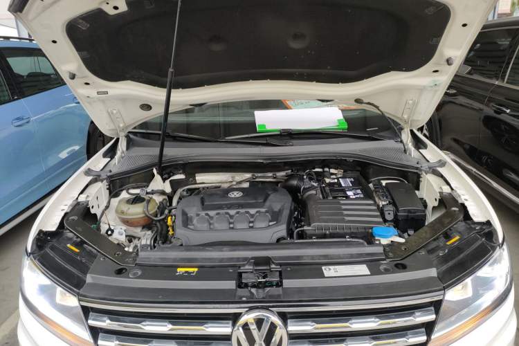 Used Volkswagen Tiguan L 2020 330TSI Automatic Two-Wheel Drive Panoramic Comfort Edition China VI Standard Engine Bay