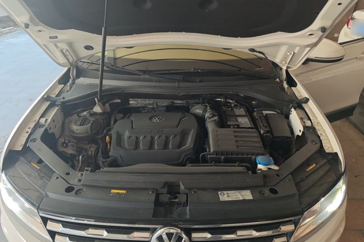 Used Volkswagen Tiguan L 2020 330TSI Automatic Two-Wheel Drive Luxury Edition China VI Standard Engine Bay