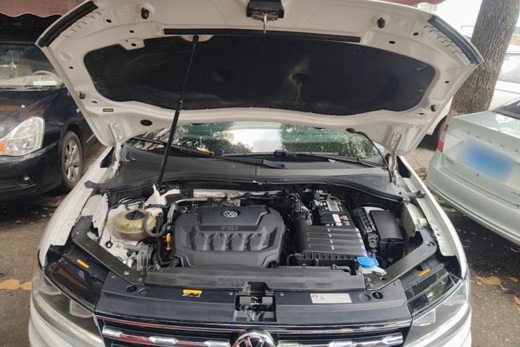 Used Volkswagen Tiguan L 2020 330TSI Automatic Two-Wheel Drive Smart Luxury Edition China VI Standard Engine Bay