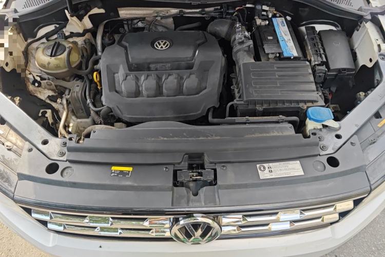 Used Volkswagen Tiguan L 2020 330TSI Automatic Two-Wheel Drive Panoramic Comfort Edition China VI Standard Engine Bay
