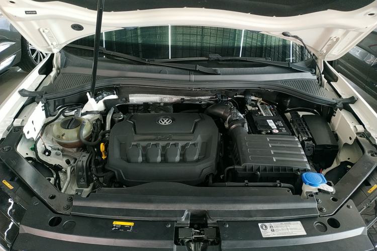 Used Volkswagen Tiguan L 2020 330TSI Automatic Two-Wheel Drive Panoramic Comfort Edition China VI Standard Engine Bay