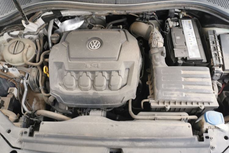 Used Volkswagen Tiguan L 2020 330TSI Automatic Two-Wheel Drive Luxury Edition China VI Standard Engine Bay