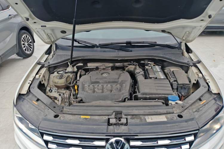 Used Volkswagen Tiguan L 2020 330TSI Automatic Two-Wheel Drive Panoramic Comfort Edition China VI Standard Engine Bay