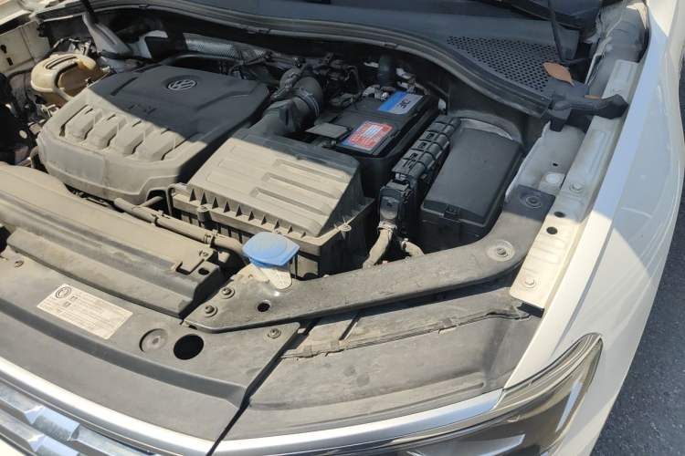 Used Volkswagen Tiguan L 2020 330TSI Automatic Two-Wheel Drive R-Line Flagship Version China VI Standard Engine Bay Left
