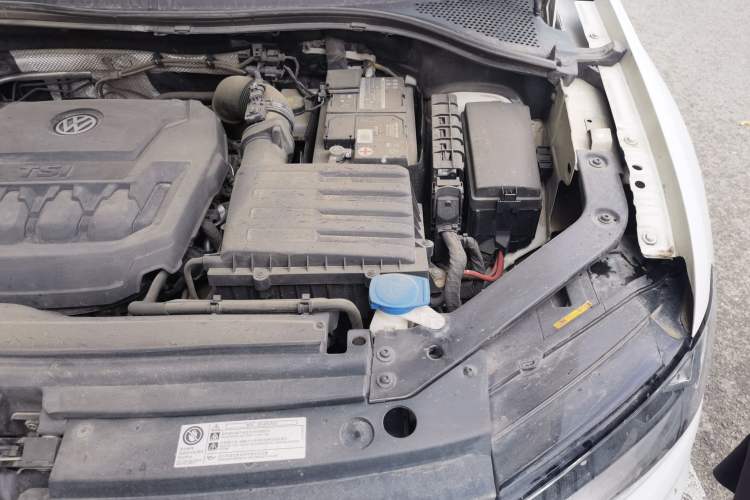 Used Volkswagen Tiguan L 2020 330TSI Automatic Two-Wheel Drive Smart Luxury Edition China VI Standard Engine Bay Left