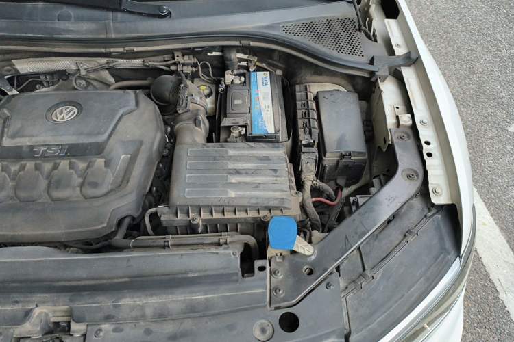 Used Volkswagen Tiguan L 2020 330TSI Automatic Two-Wheel Drive R-Line Flagship Version China VI Standard Engine Bay Left