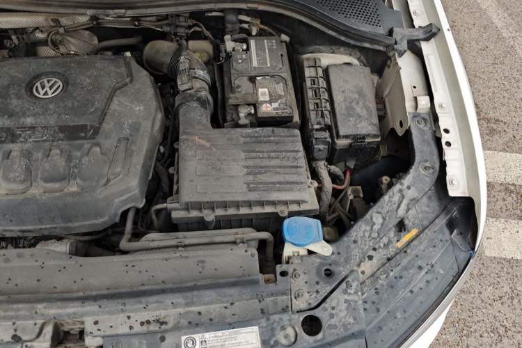 Used Volkswagen Tiguan L 2020 330TSI Automatic Two-Wheel Drive Smart Luxury Edition China VI Standard Engine Bay Left
