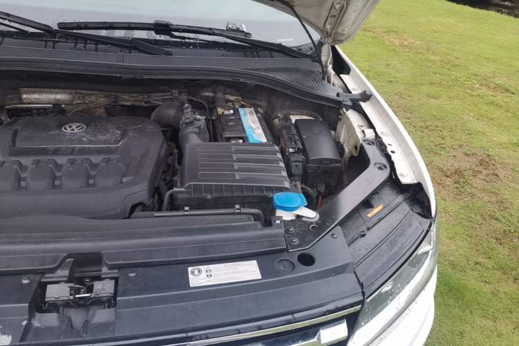 Used Volkswagen Tiguan L 2020 330TSI Automatic Two-Wheel Drive Smart Luxury Edition China VI Standard Engine Bay Left