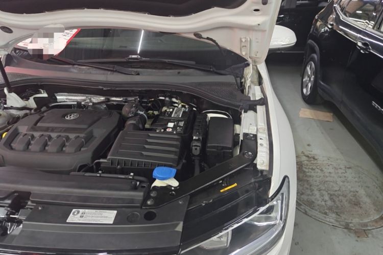 Used Volkswagen Tiguan L 2020 330TSI Automatic Two-Wheel Drive Smart Luxury Edition China VI Standard Engine Bay Left