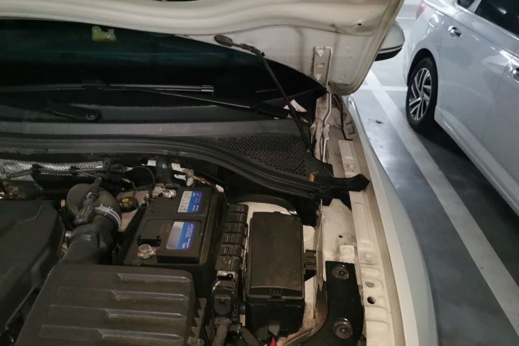Used Volkswagen Tiguan L 2020 330TSI Automatic Two-Wheel Drive Smart Luxury Edition China VI Standard Engine Bay Left
