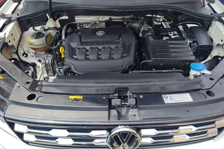Used Volkswagen Tiguan L 2020 330TSI Automatic Two-Wheel Drive Smart Luxury Edition China VI Standard Engine Bay