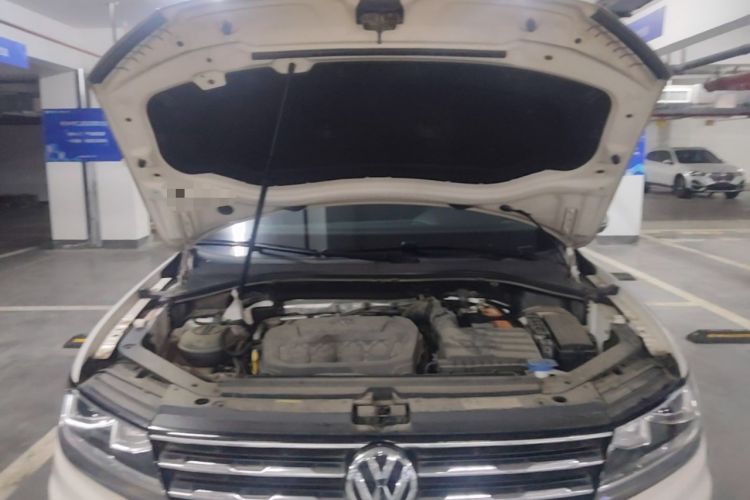 Used Volkswagen Tiguan L 2020 330TSI Automatic Two-Wheel Drive Panoramic Comfort Edition China VI Standard Engine Bay