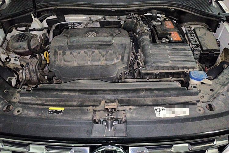 Used Volkswagen Tiguan L 2020 330TSI Automatic Two-Wheel Drive Smart Luxury Edition China VI Standard Engine Bay